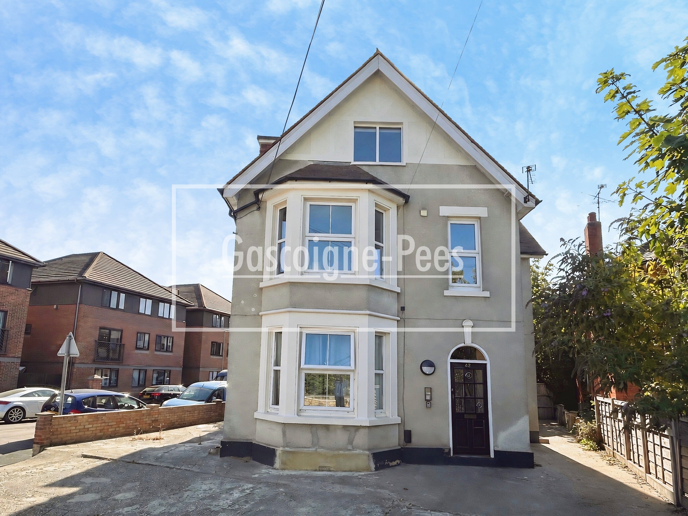 Flat Southwell Park Road in Surrey Heath