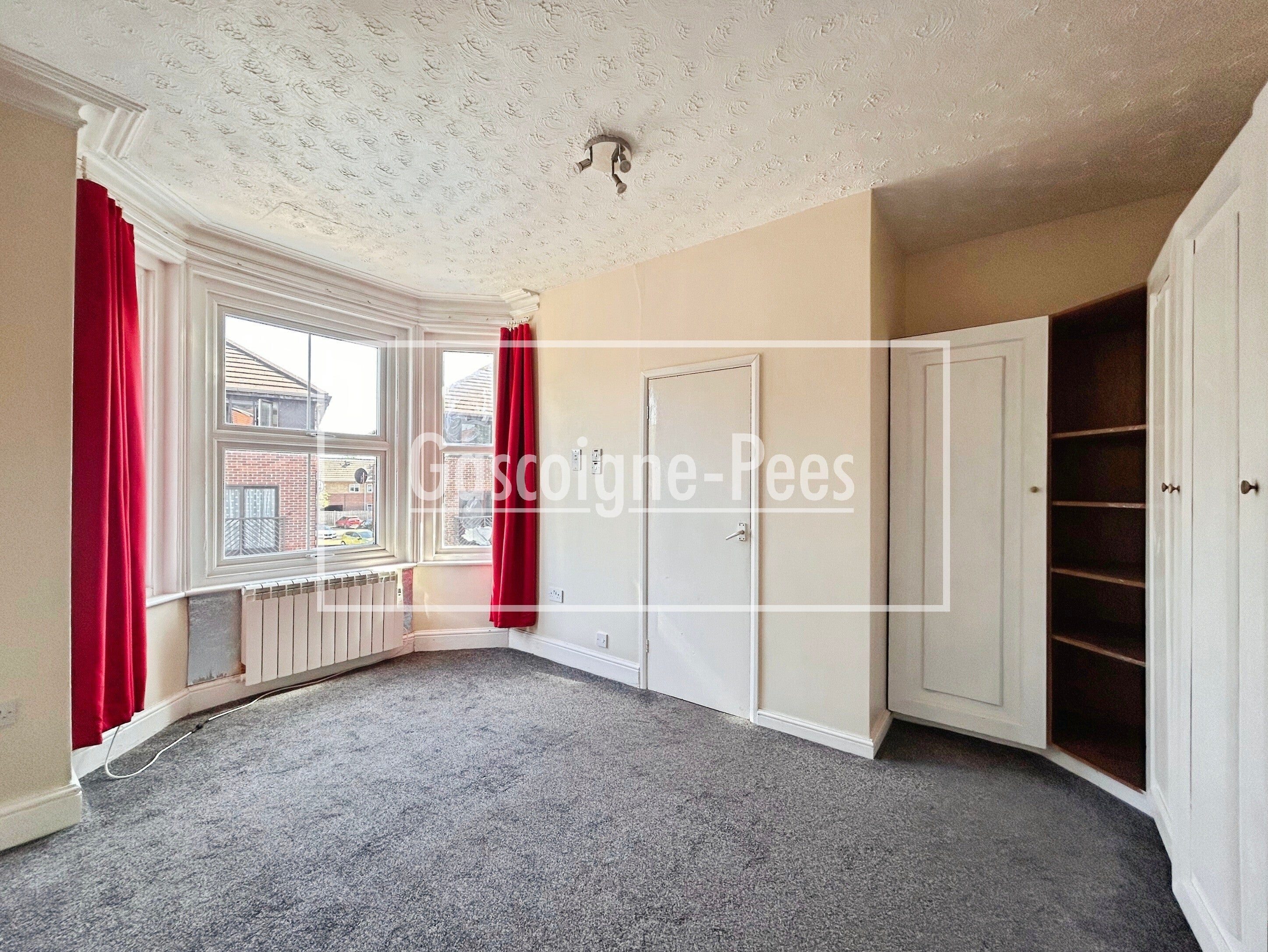 Flat Southwell Park Road in Surrey Heath