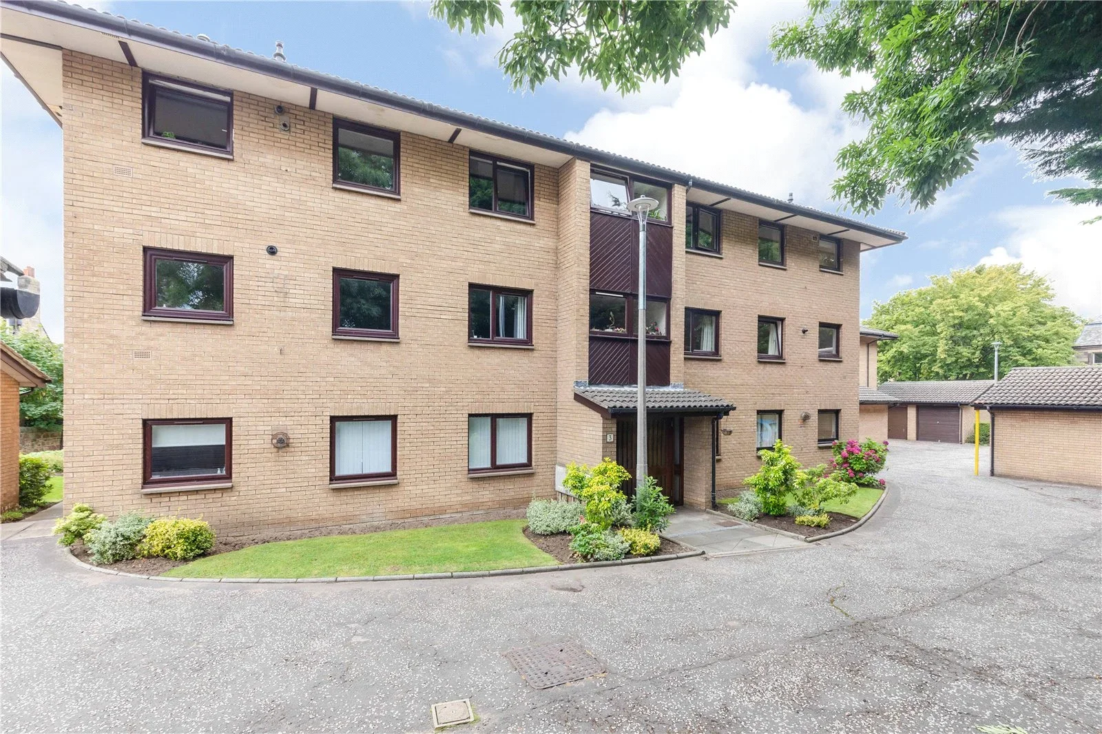 Flat Gillsland Park in City of Edinburgh