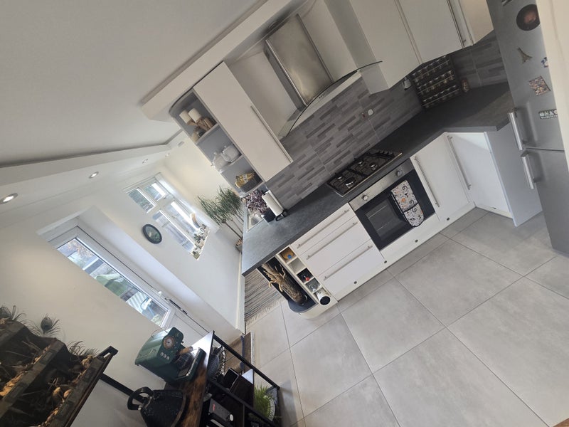 Room Oak Avenue in Greater London