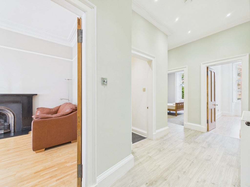 Flat Valleyfield Street in City of Edinburgh