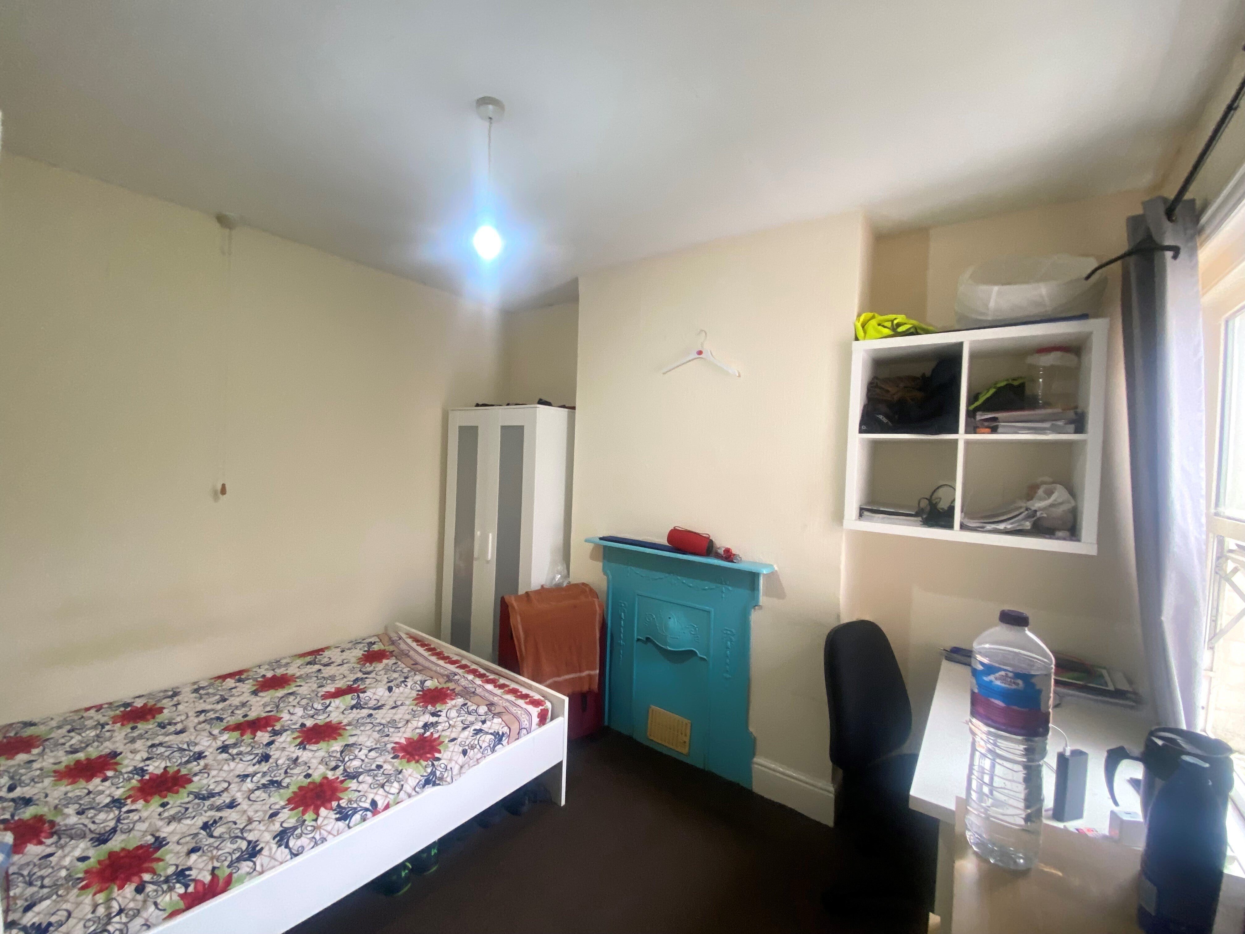 Flat Harborough Road in Southampton