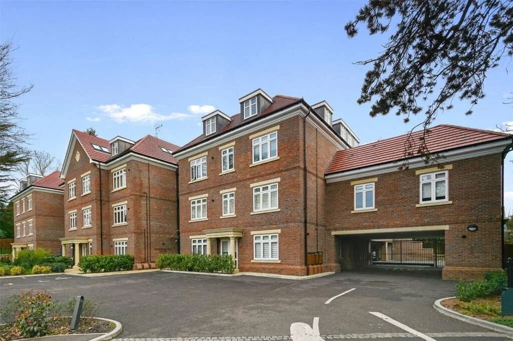 Flat Rickmansworth Road in Greater London