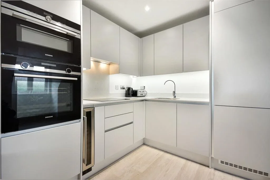 Flat Rickmansworth Road in Greater London
