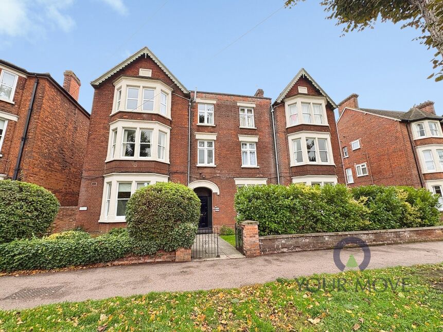 Flat Bushmead Avenue in Bedford