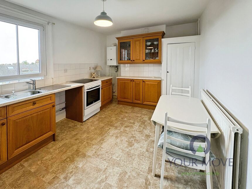 Flat Bushmead Avenue in Bedford