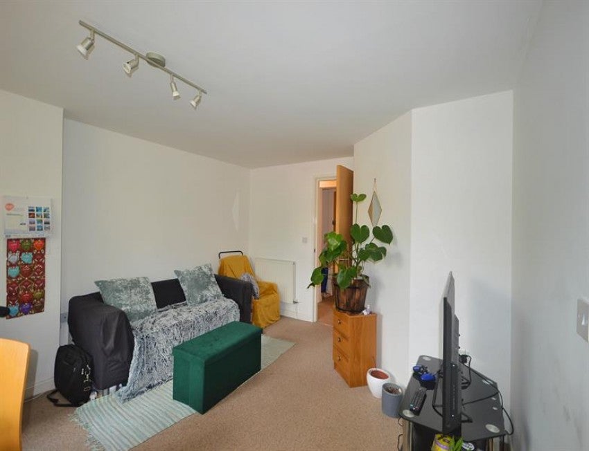 Flat Irlam Road in Trafford