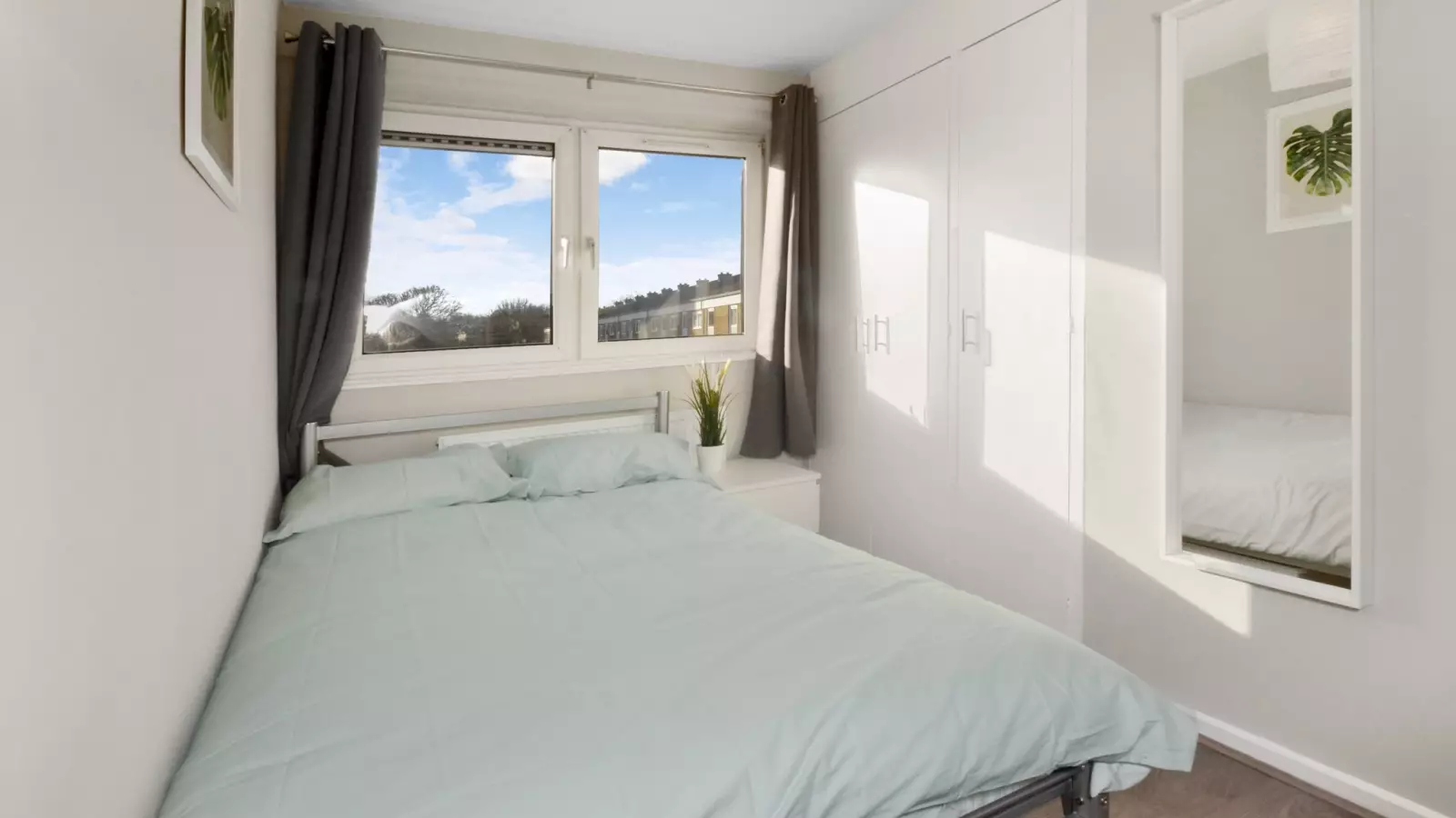 Flat Wendon Street in Greater London