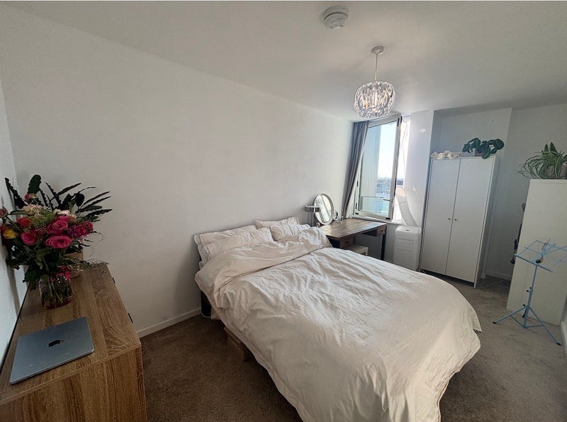 Room Napa Close in Greater London