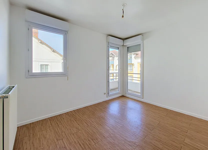 Flat Rue la Pérouse in Roissy-en-Brie