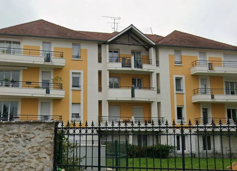 Flat Rue la Pérouse in Roissy-en-Brie