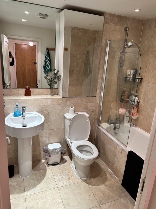 Room Tudor Road in Greater London