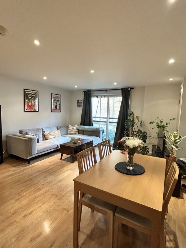 Room Tudor Road in Greater London