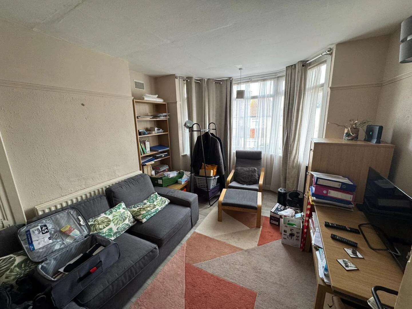 Flat Highfield Road in Dartford