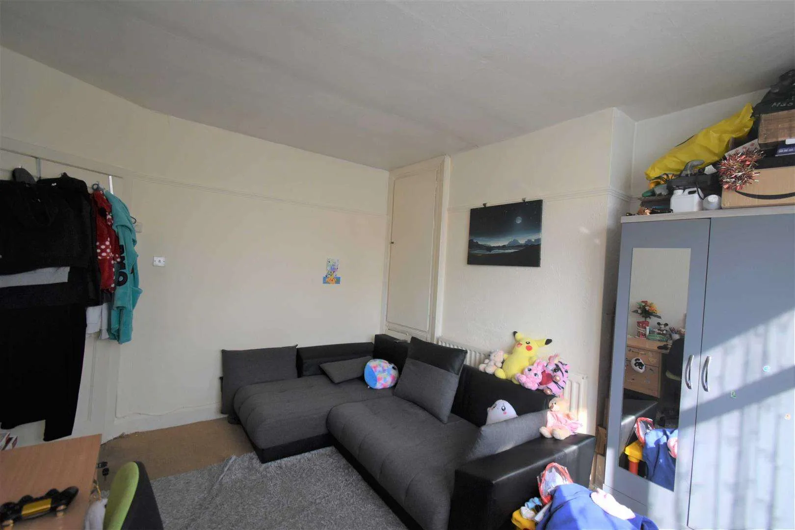 Flat Highfield Road in Dartford