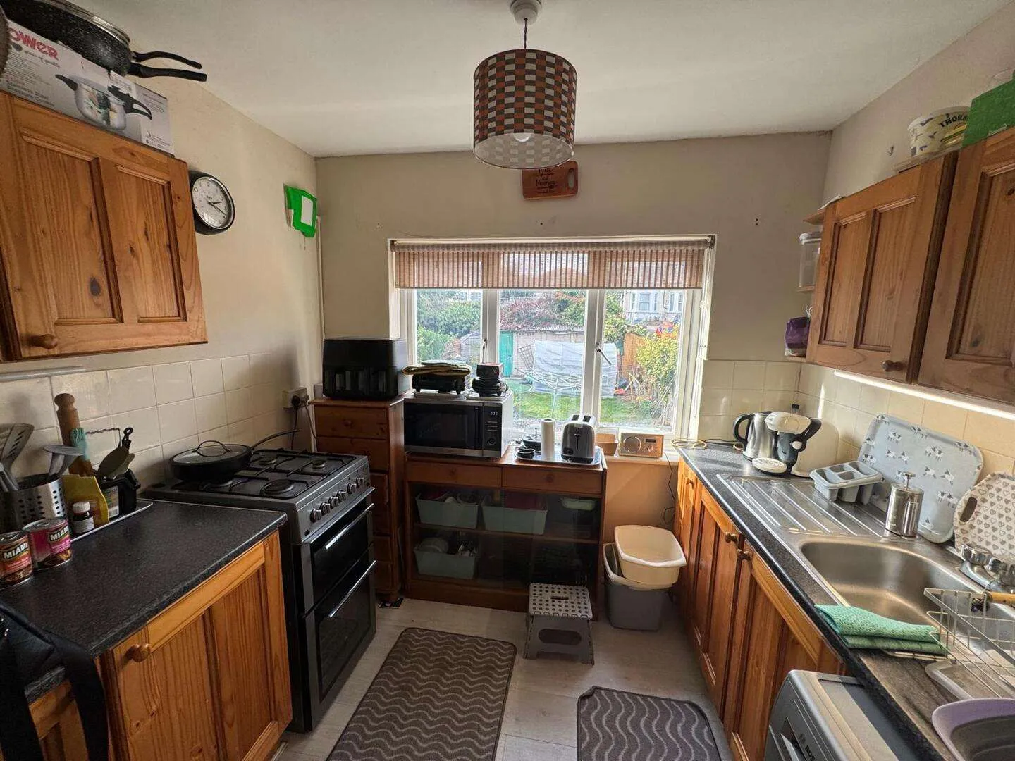 Flat Highfield Road in Dartford