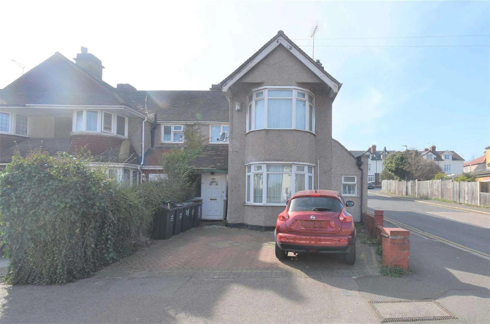 Flat Highfield Road in Dartford