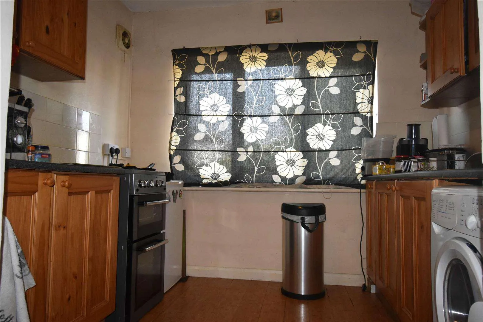 Flat Highfield Road in Dartford