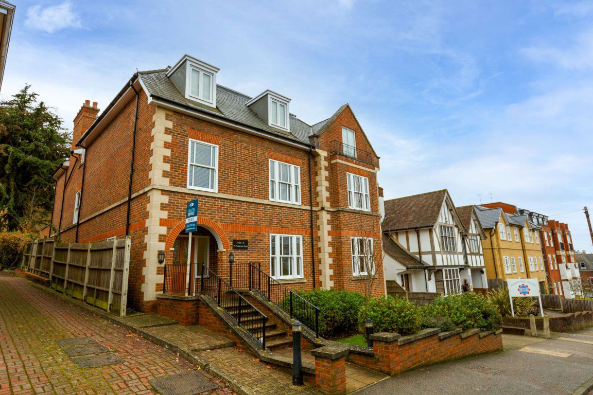 Flat Pembroke Road in Sevenoaks
