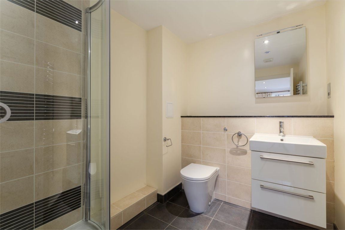 Flat Pembroke Road in Sevenoaks