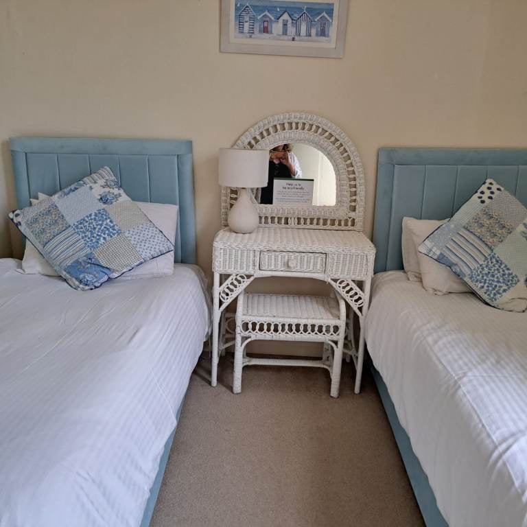 Flat Teignmouth Road in Maidencombe
