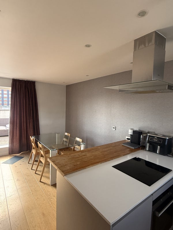 Flat Lillie Road in Greater London