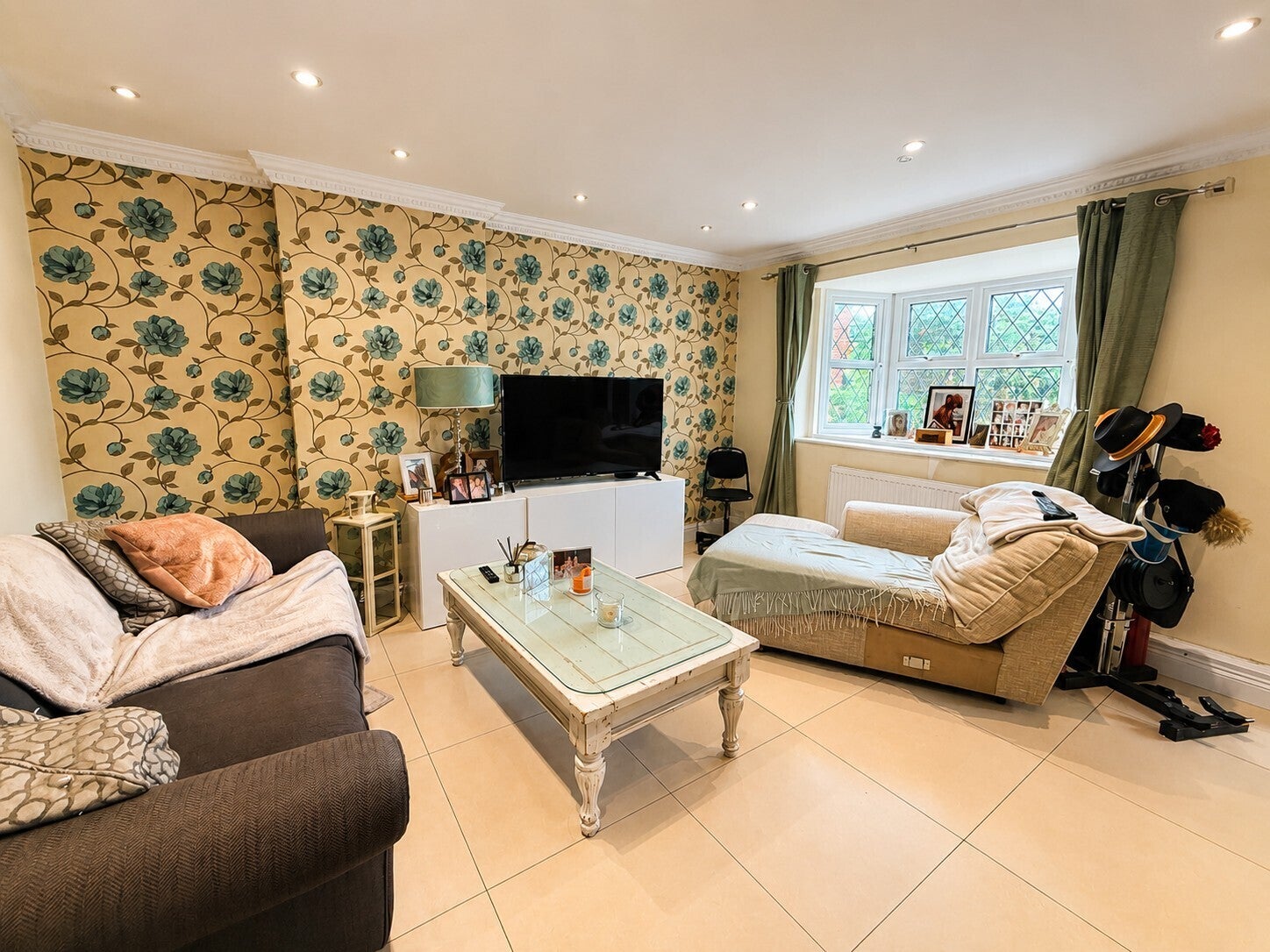 House Vincent Way in Billericay