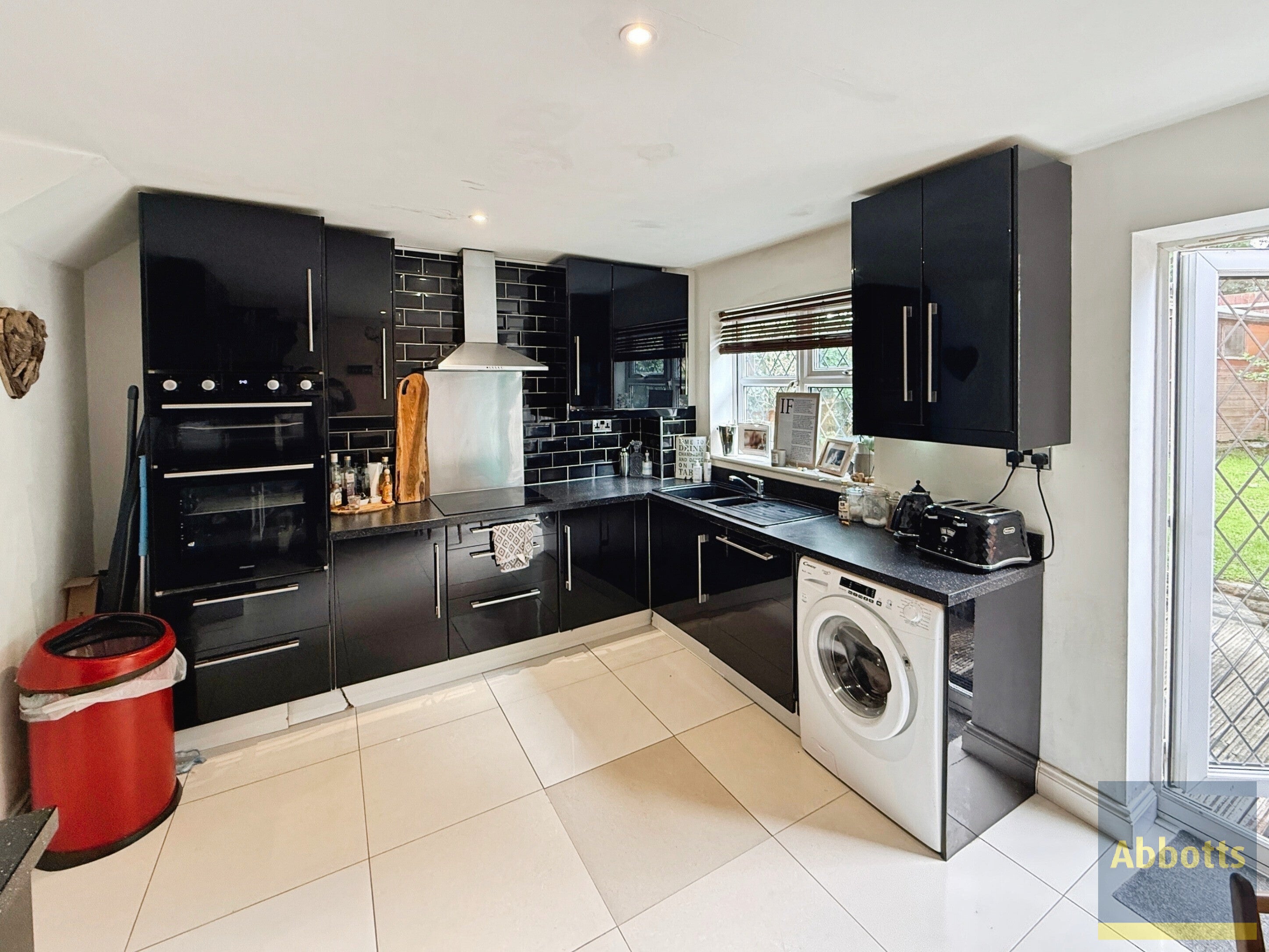 House Vincent Way in Billericay