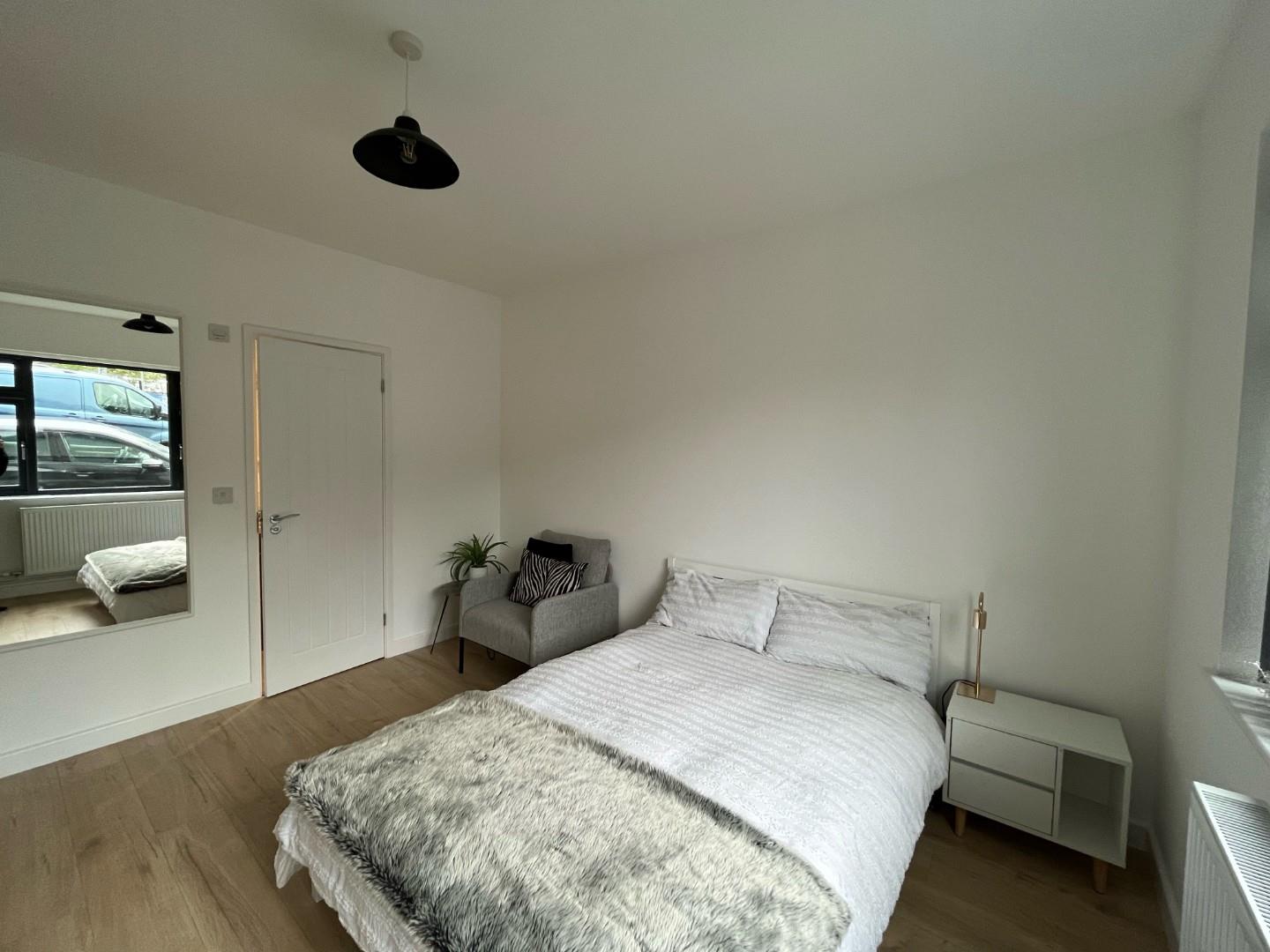 Room Courtney Road in Bristol