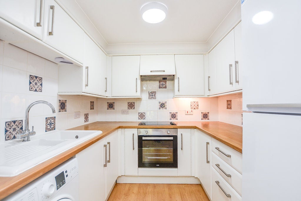 Flat Southchurch Rectory Chase in Southend-on-Sea