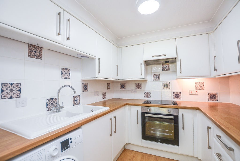 Flat Southchurch Rectory Chase in Southend-on-Sea