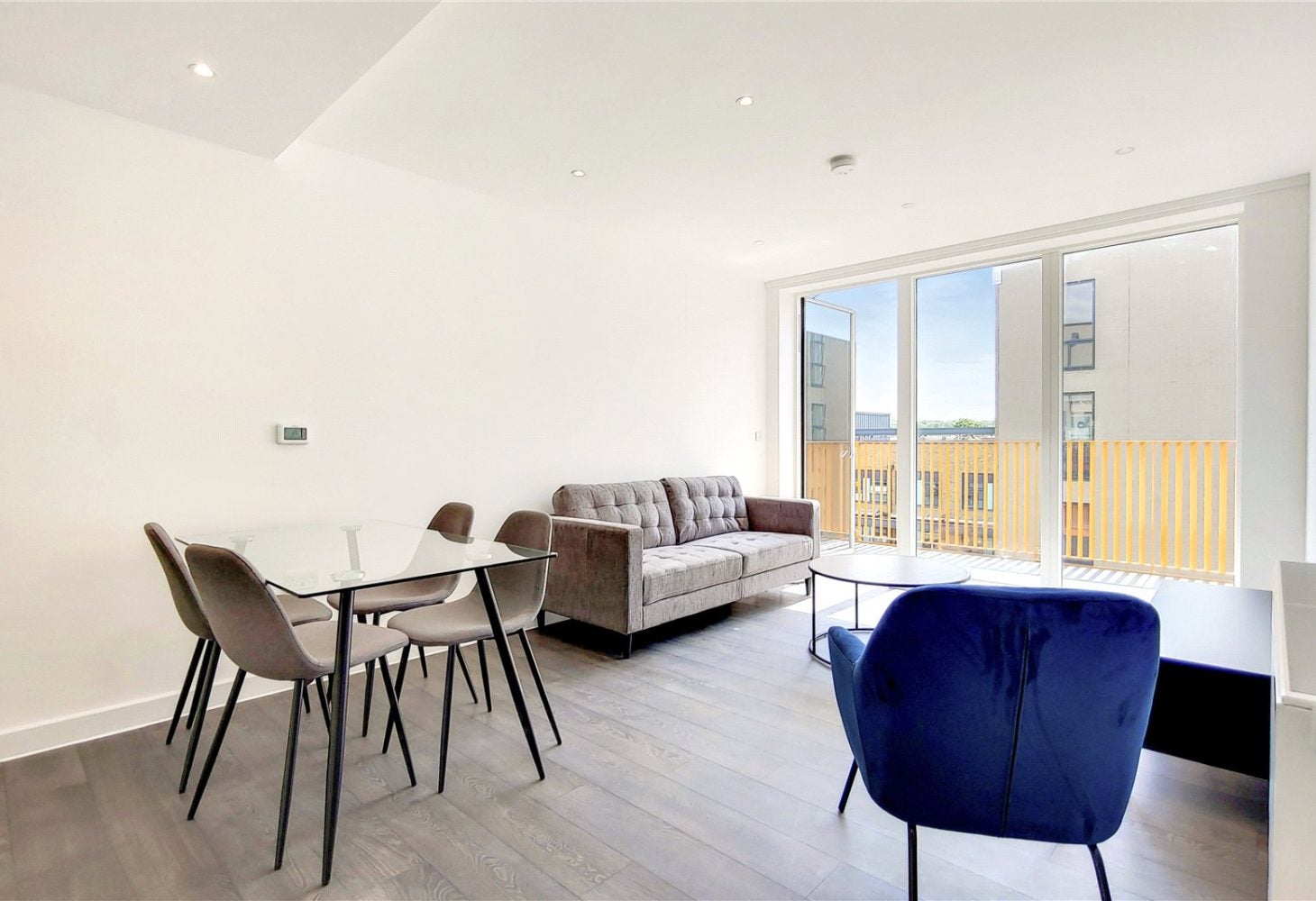 Flat Purley Way in Greater London