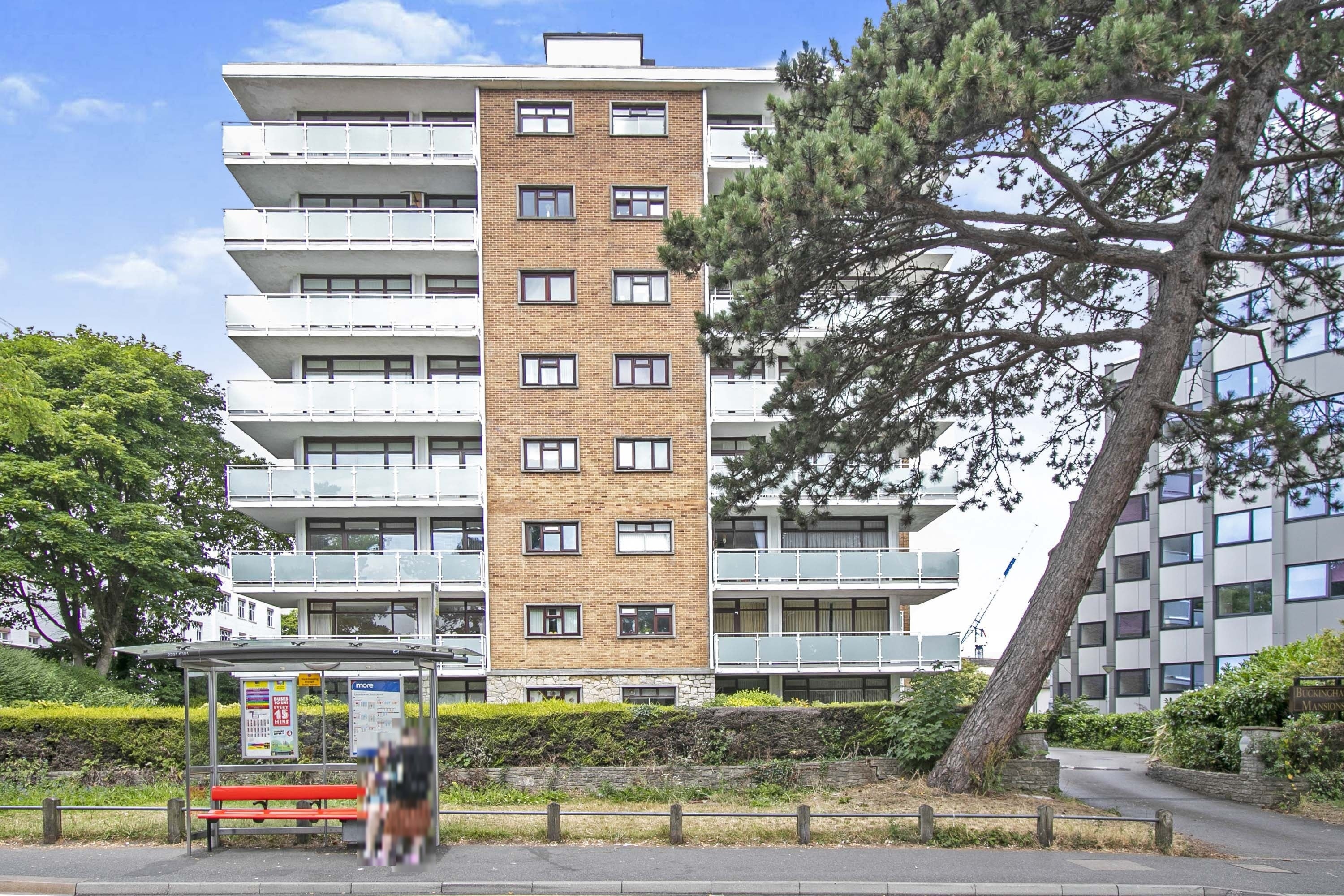 Flat Bath Road in Bournemouth