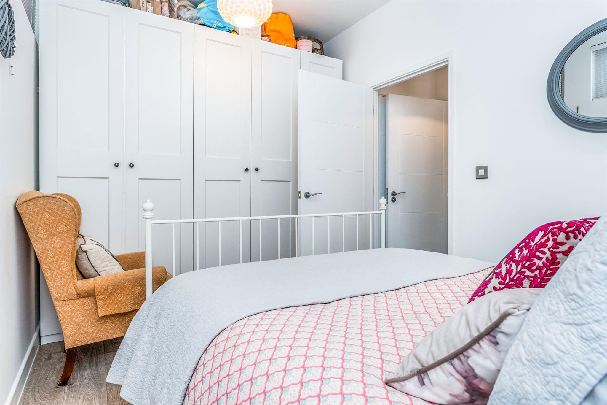 Flat Edinburgh Way in Harlow