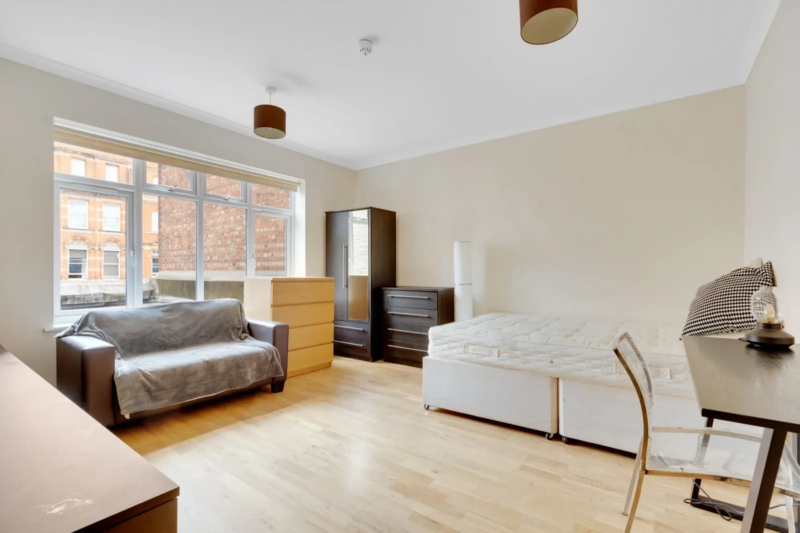 Flat Camden High Street in Greater London
