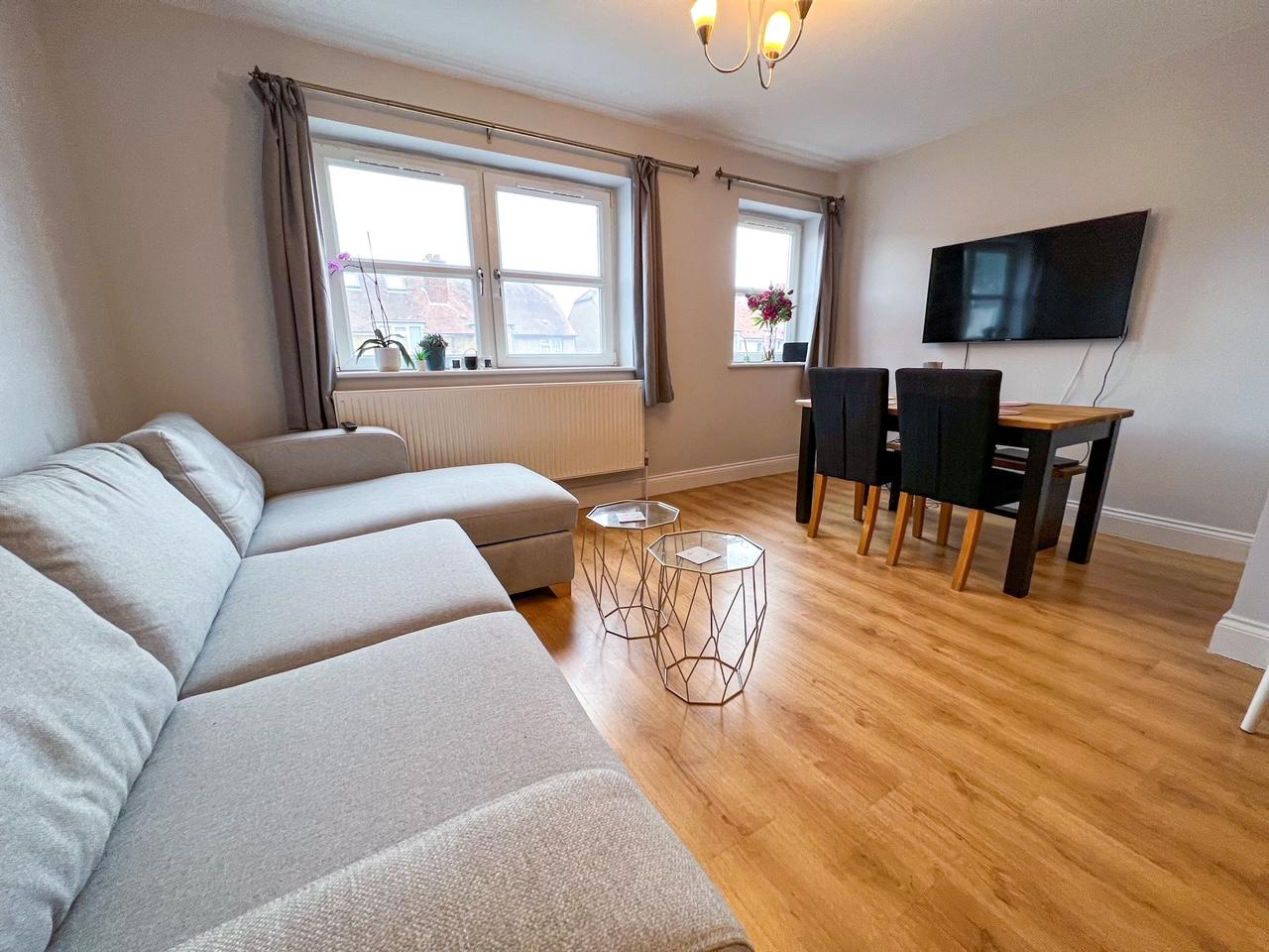 Flat Hidden Close in Elmbridge