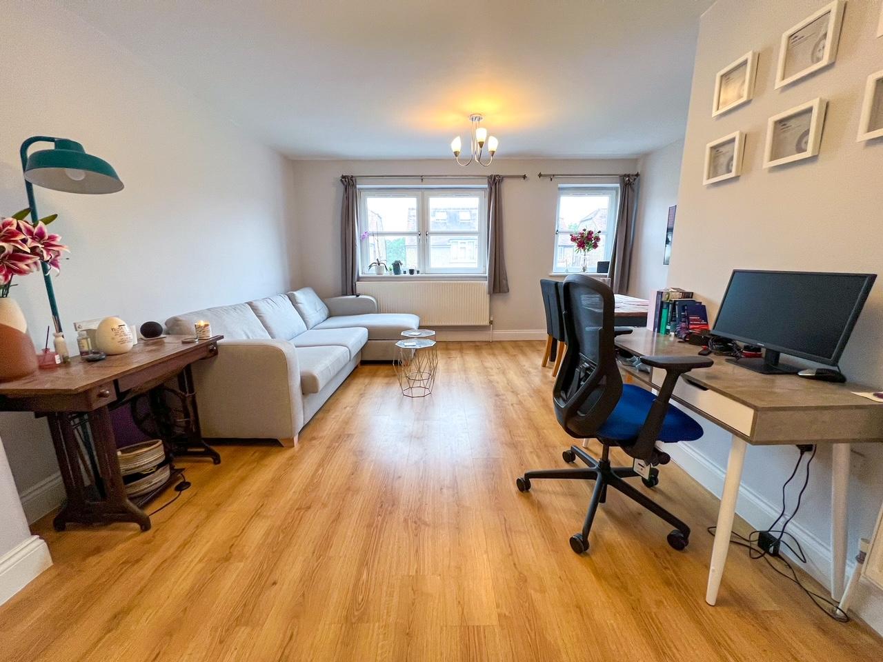 Flat Hidden Close in Elmbridge