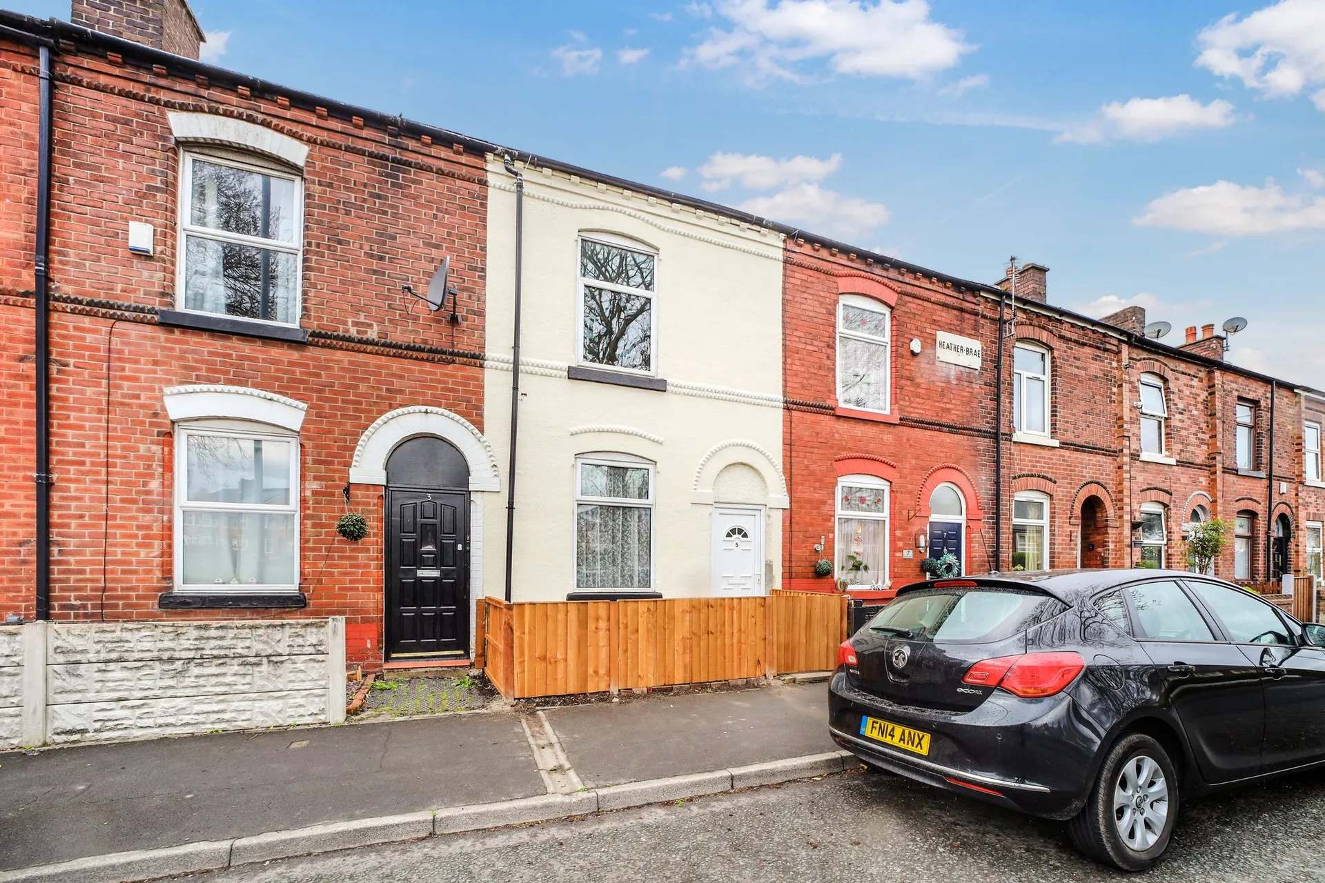 House Heather Brae in Earlestown