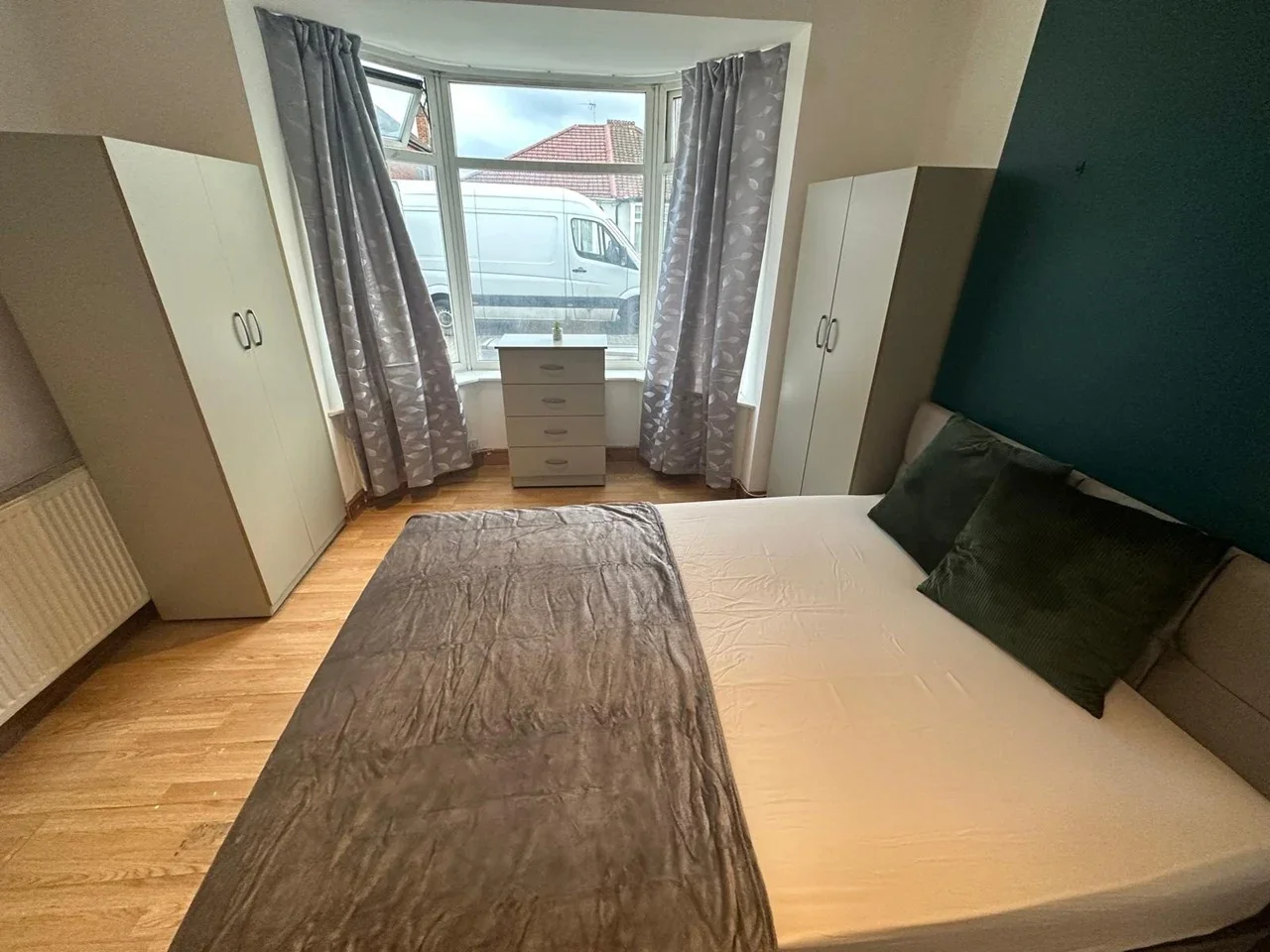 Room Beaumont Avenue in Greater London