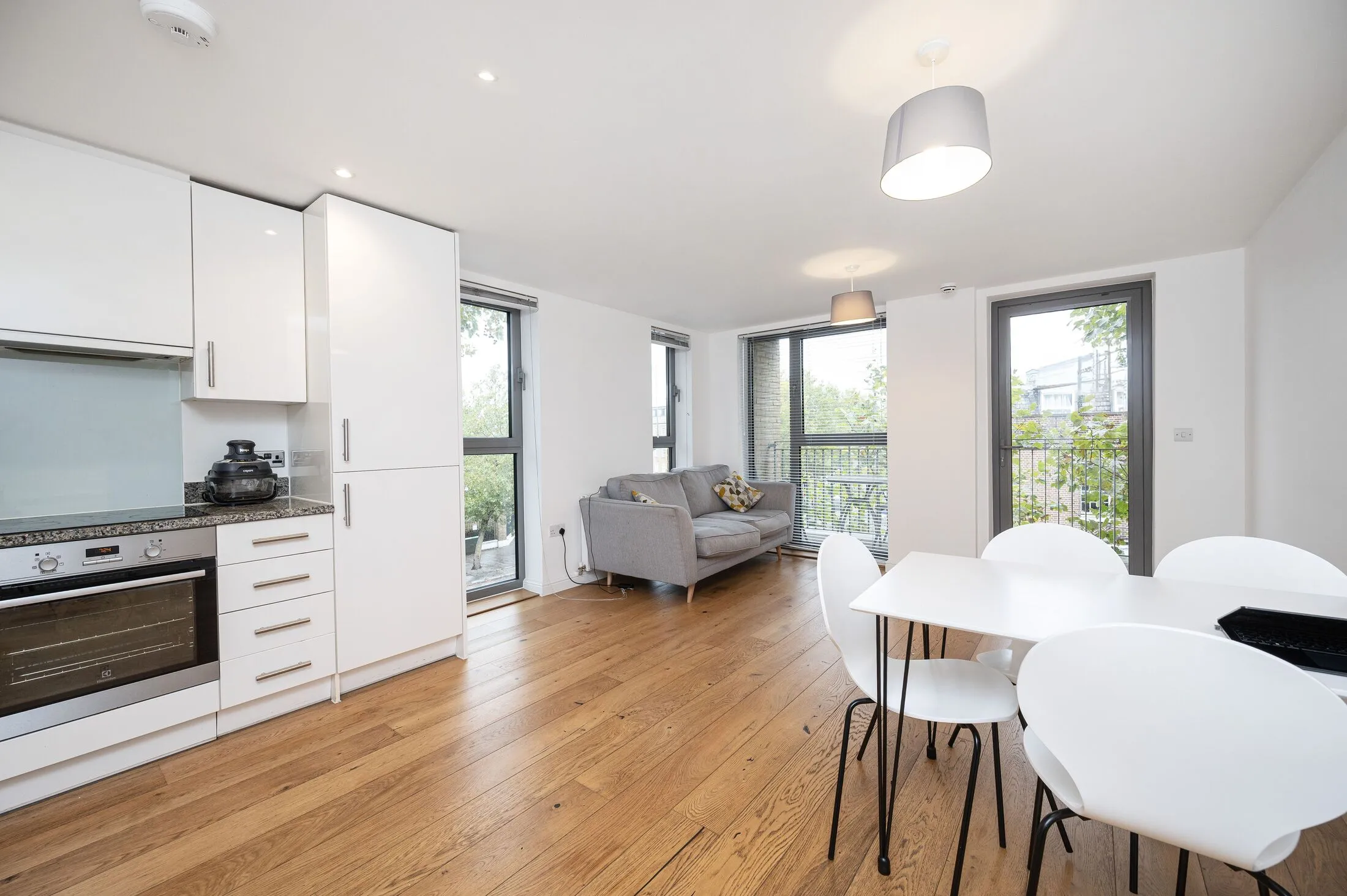 Flat Fulneck Place in Greater London