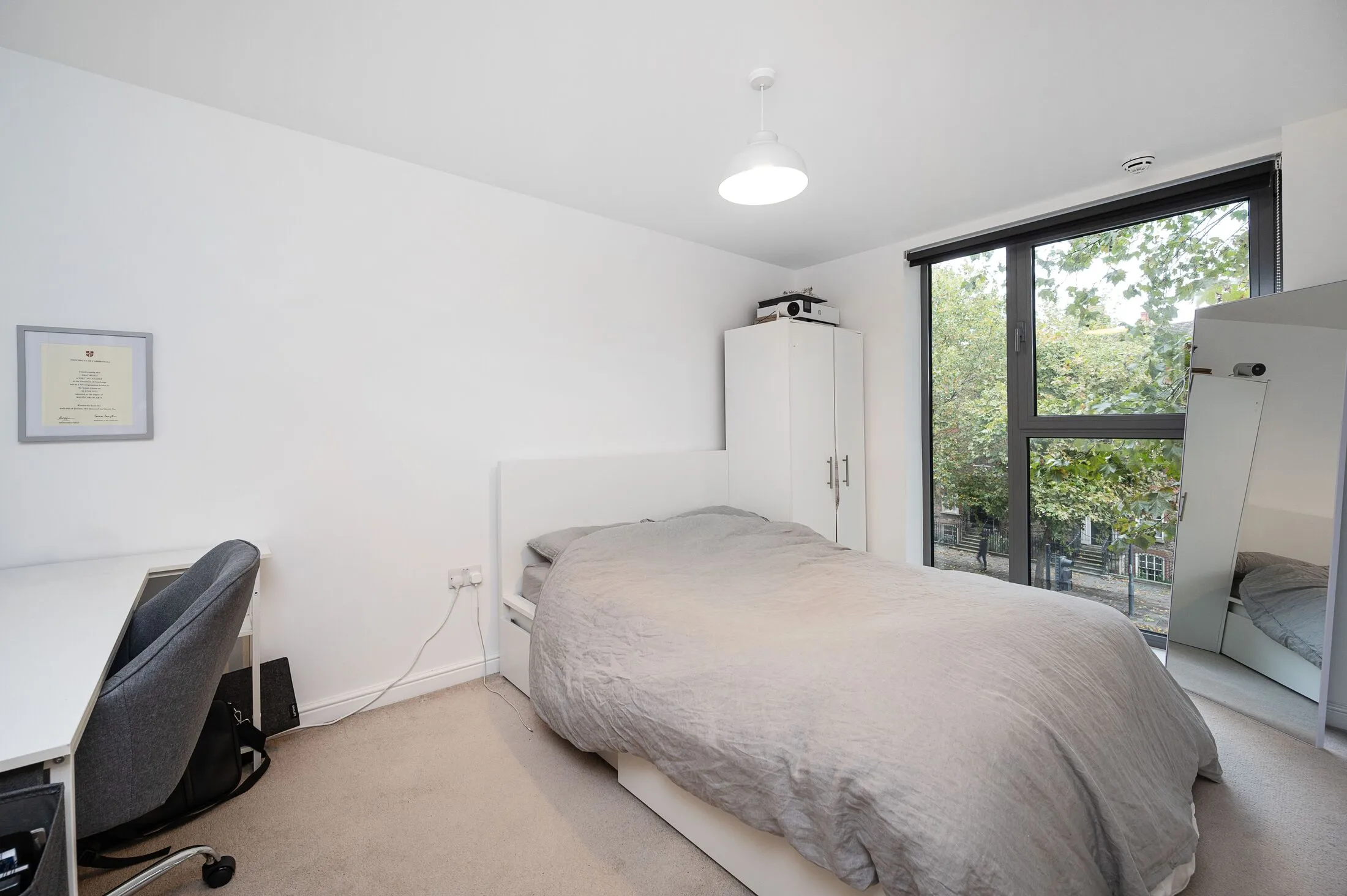 Flat Fulneck Place in Greater London