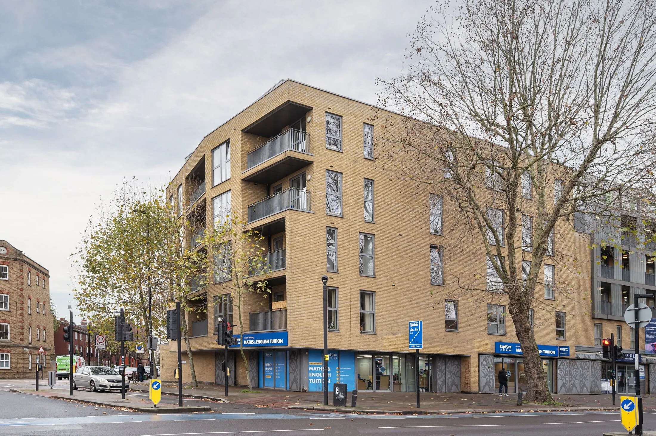 Flat Fulneck Place in Greater London