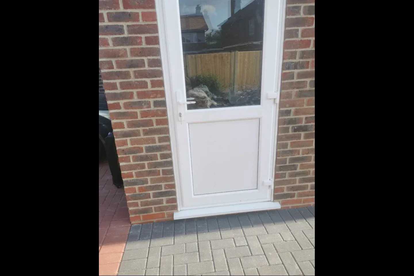 Flat Russet Close in Staines-Upon-Thames