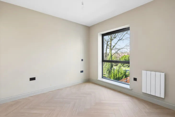 Flat Copsem Lane in Elmbridge