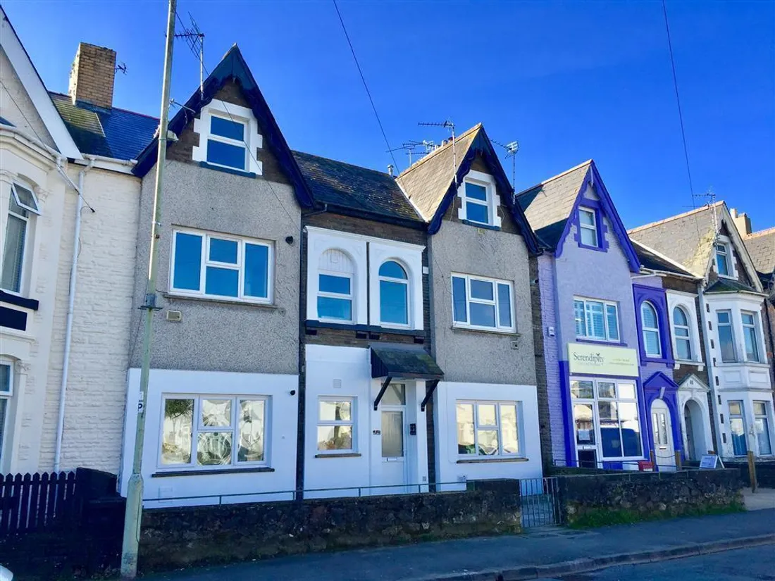 Flat New Road in Porthcawl