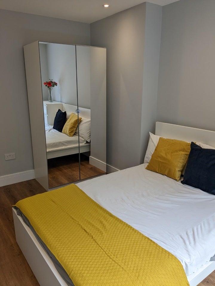 Flat Browning Street in Greater London