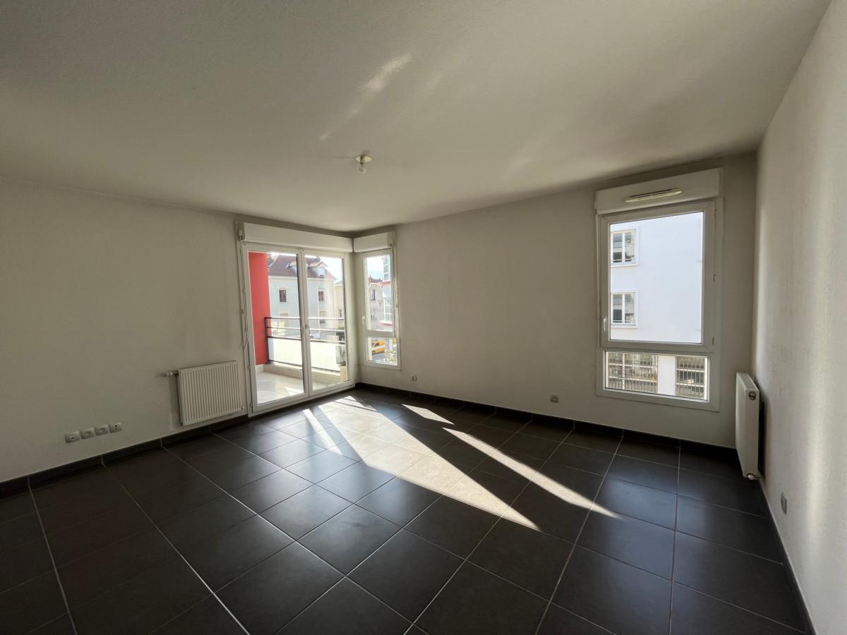 Flat Rue Victor Lastella in Grenoble