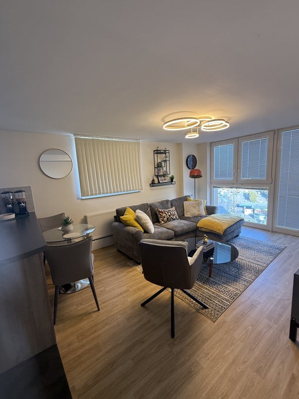 Room Bentcliffe Way in Salford