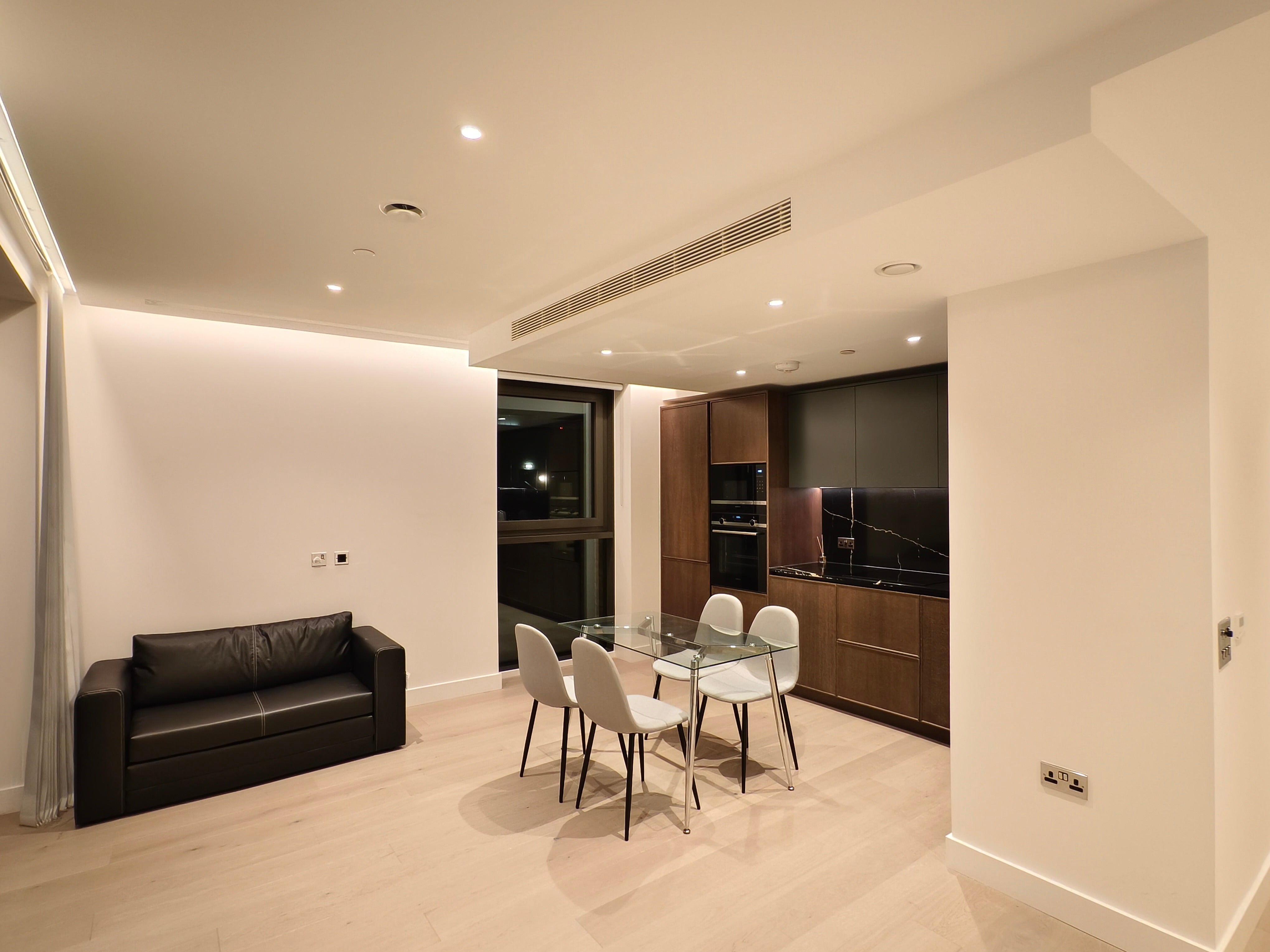 Flat Phoenix Place in Greater London