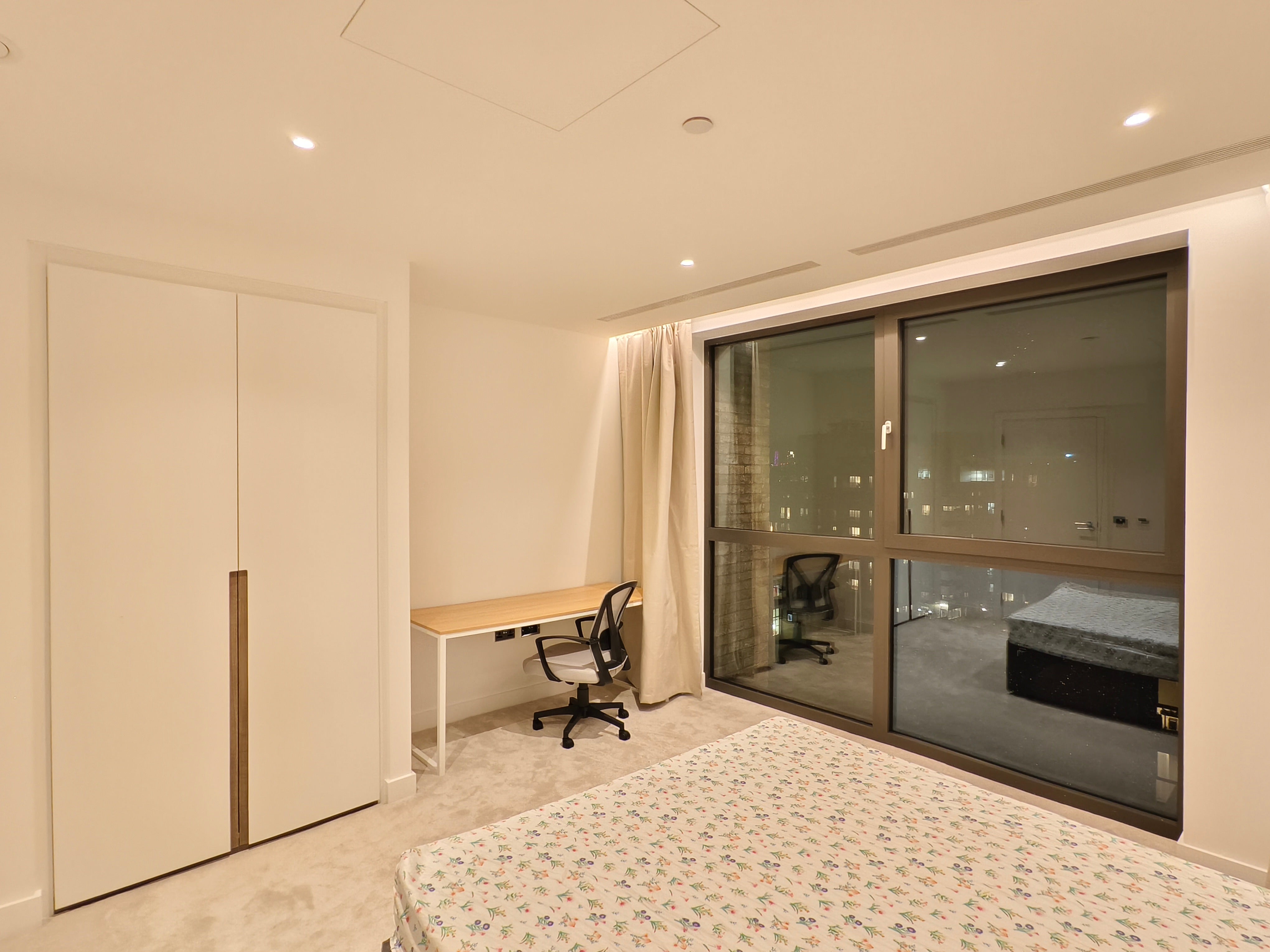 Flat Phoenix Place in Greater London